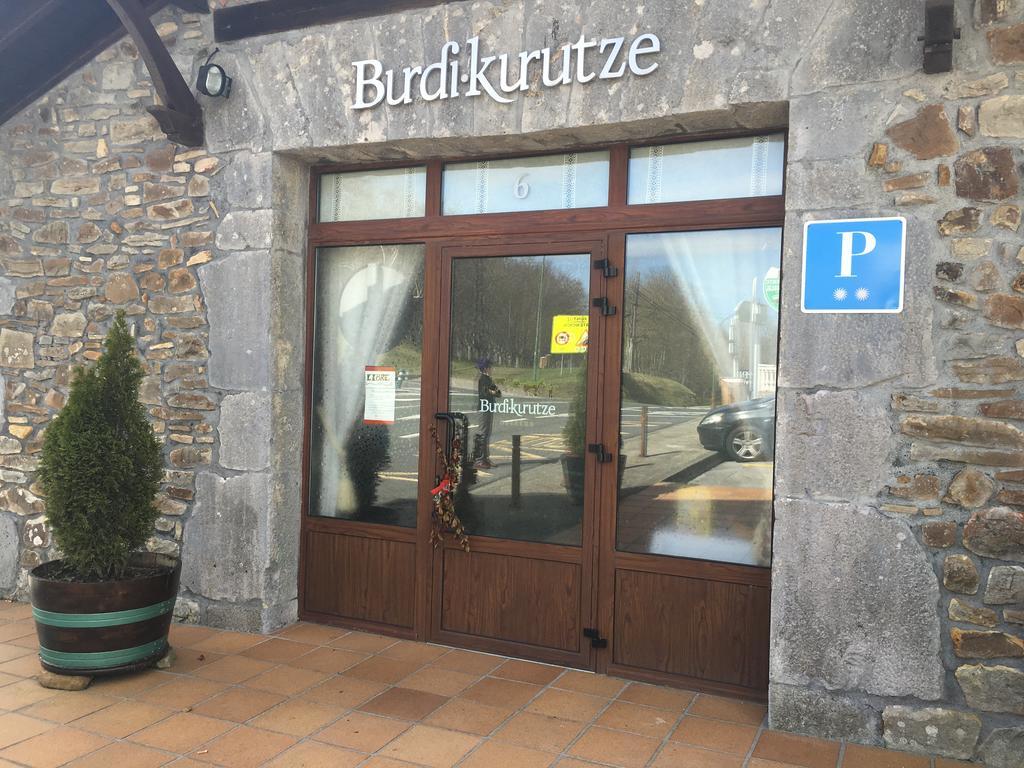 Burdi -Kurutze Pension Urquiola Exterior photo